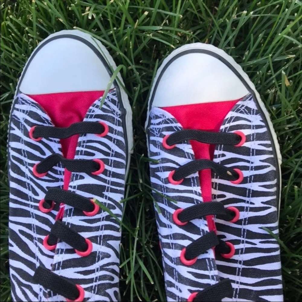 Converse - Picture 2 of 5